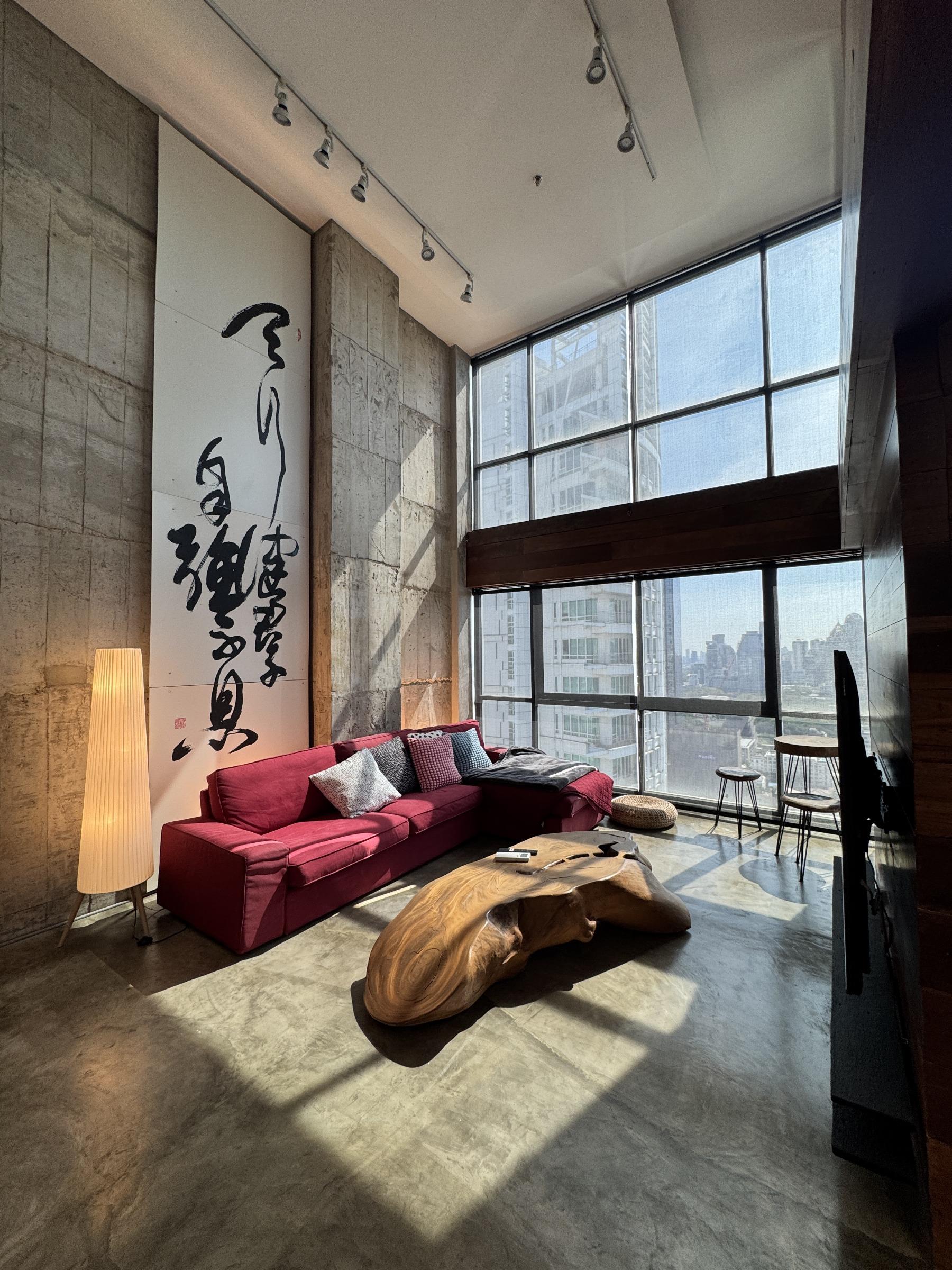 The Rajdamri Duplex Luxury Loft Style