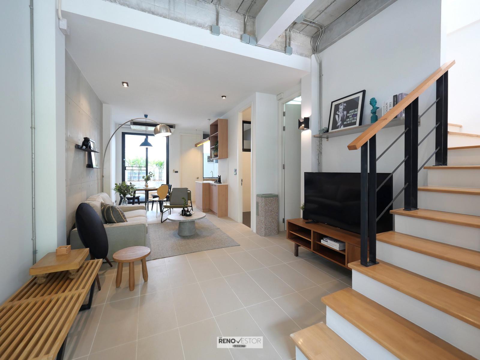 2 Bedroom Townhome in Soi Soonvijai