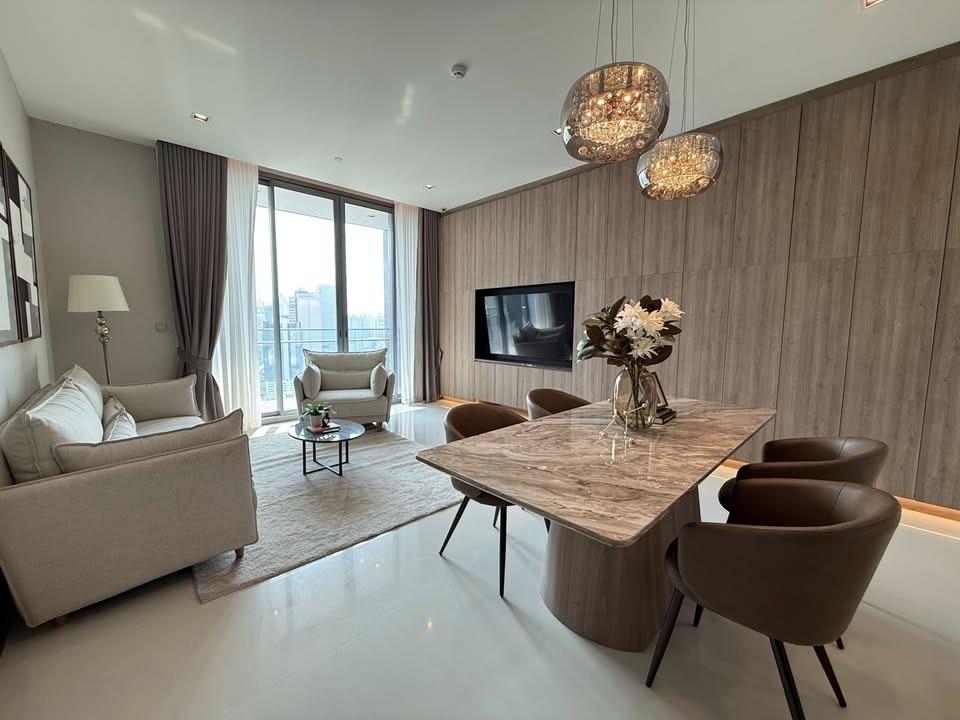 Q1 Sukhumvit Condo by Q House with City View